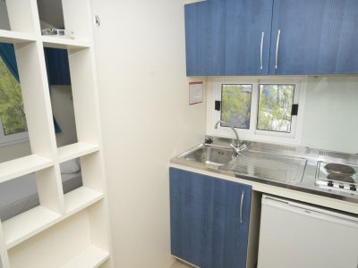 campsite-kovacine-mobile-home-twin-interior-kitchen