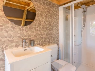 campsite-obonjan-glamping-tent-obonjan-horizon-loft-interior-bathroom