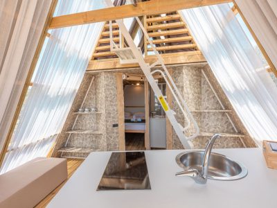 campsite-obonjan-glamping-tent-obonjan-horizon-loft-interior-kitchen