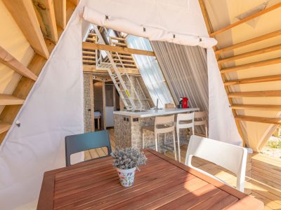 campsite-obonjan-glamping-tent-obonjan-horizon-loft-interior-kitchen-view