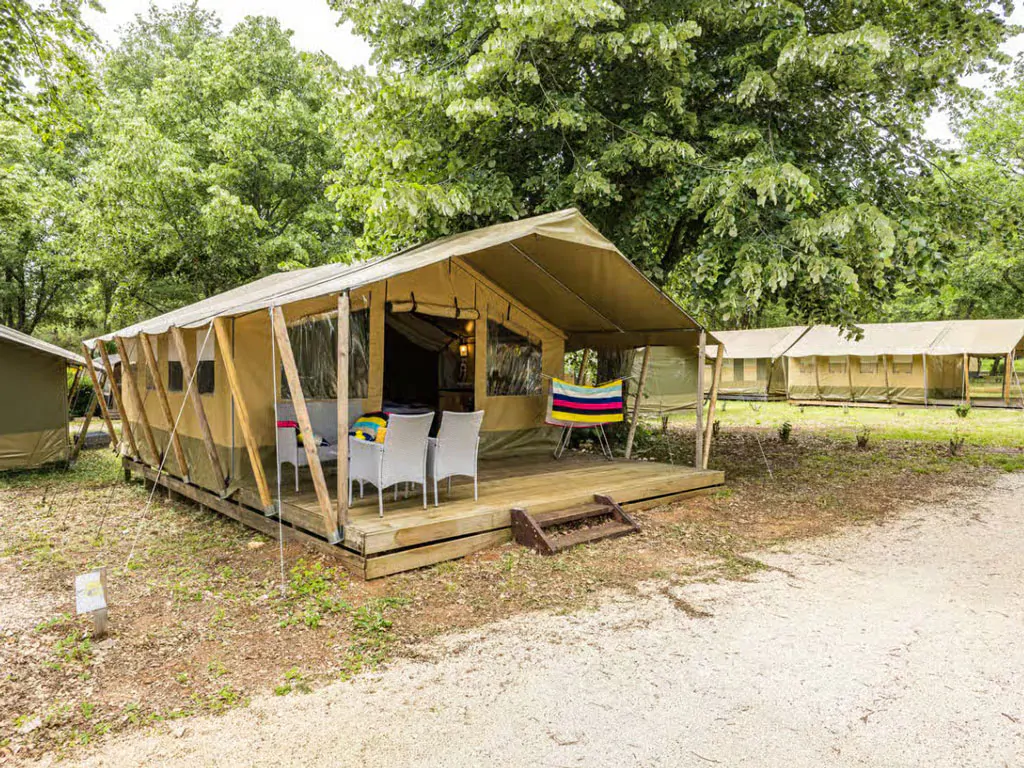 campsite-polari-glamping-tent-safari-tent-harmony-exterior-glamping