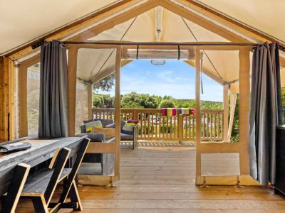 campsite-porto-sole-safaritent-bella-vista-airco-exterior-terrace-i