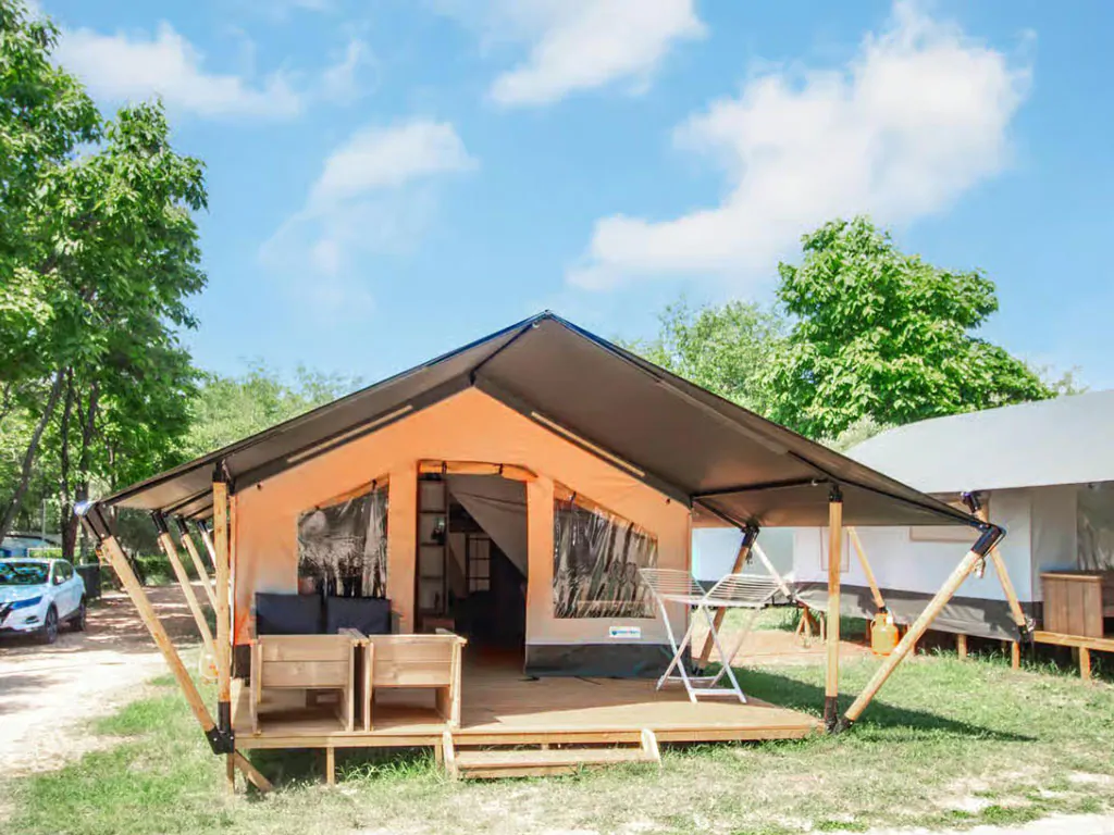 valamar-camping-baska-glamping-tent-safari-tent-comfort-airco-exterior-view