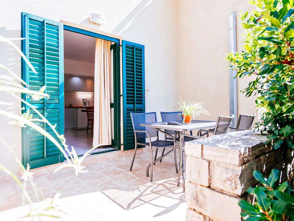 zaton-apartment-essential-one-bedroom-apartment-22-exterior-terrace