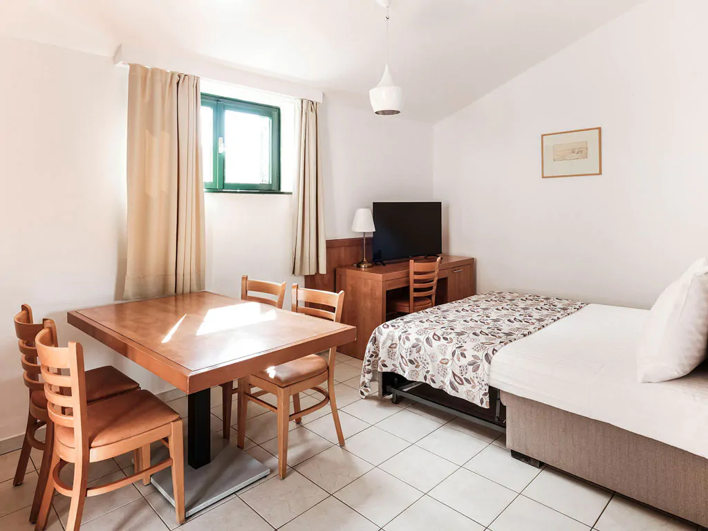 zaton-apartment-essential-one-bedroom-apartment-22-interior-livingroom
