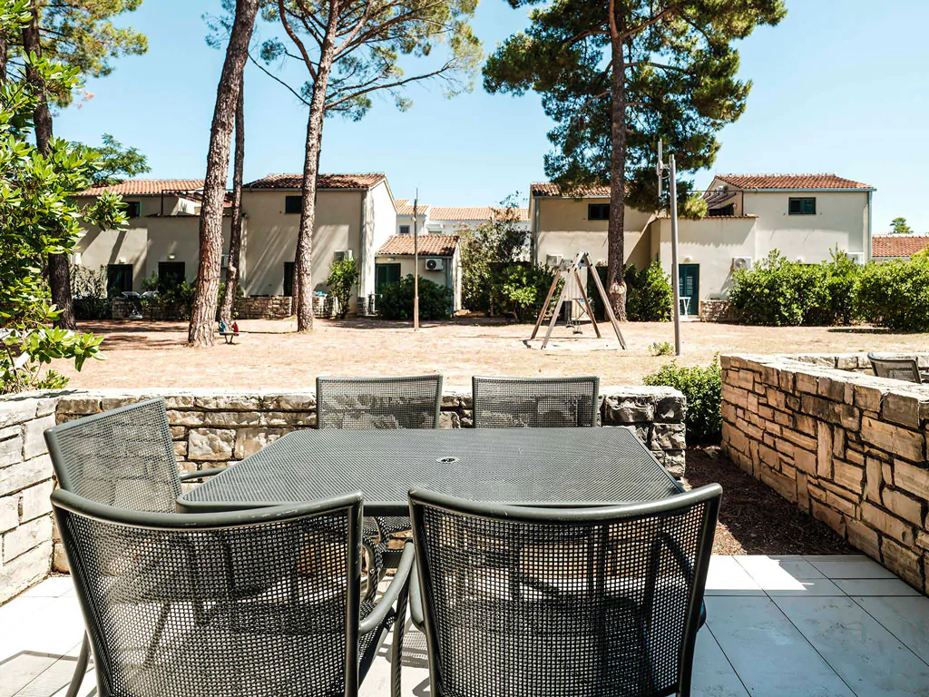 zaton-apartment-essential-two-bedroom-apartment-41-exterior-terrace