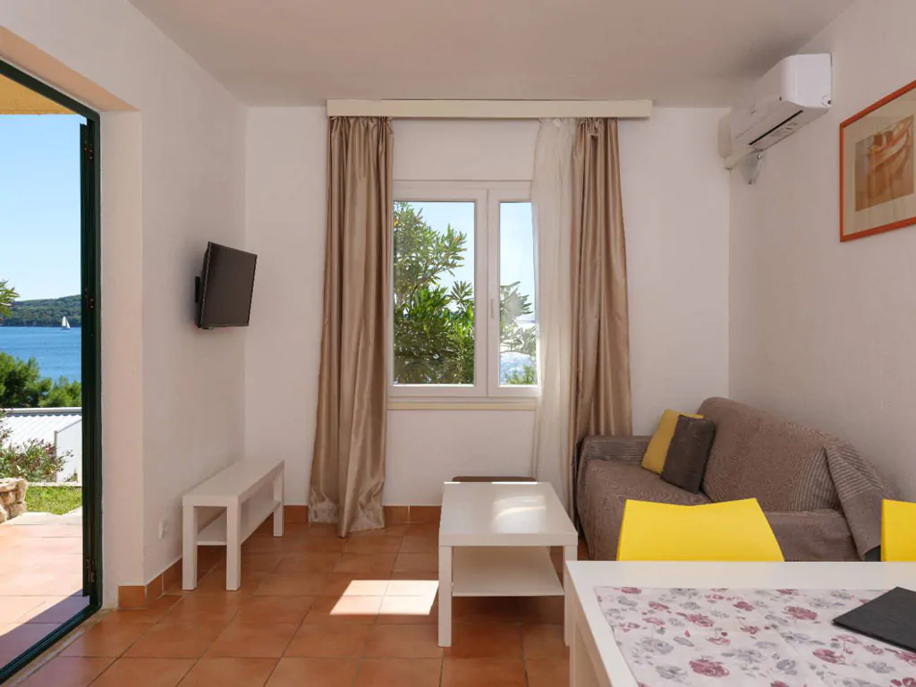 amadria-park-trogir-apartment-22-interior-livingroom
