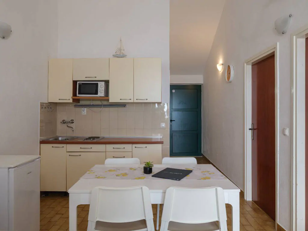 amadria-park-trogir-apartment-42-interior-table