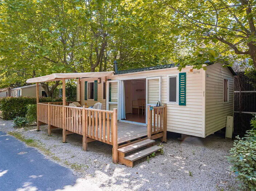 camping-brioni-mobile-home-classic-for-four-persons-exterior-mobile-home-view
