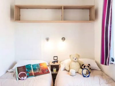 camping-brioni-mobile-home-comfort-six-persons-interior-bedroom-single-beds
