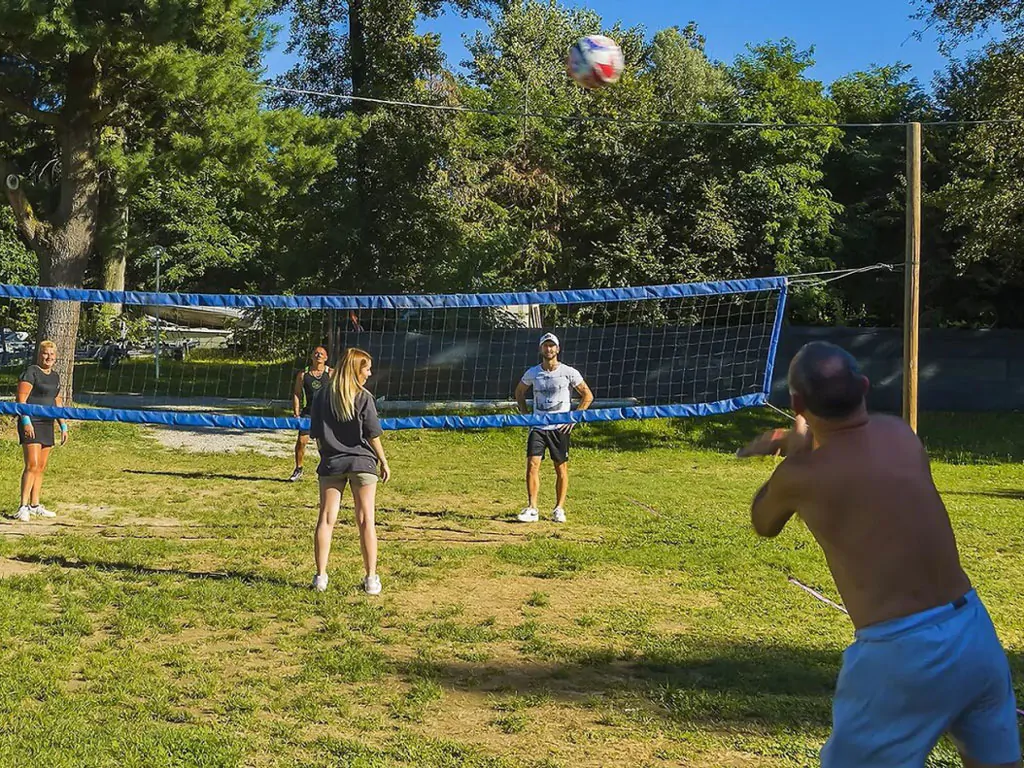 camping-italia-lido-playground-volleyball