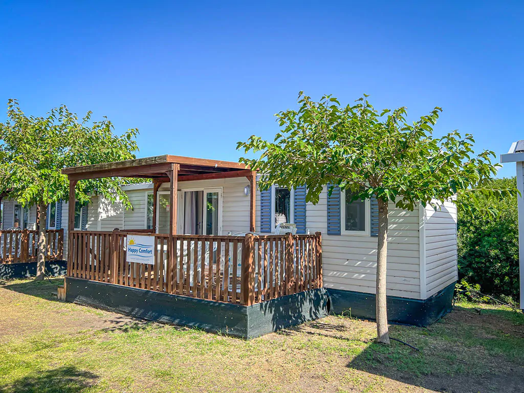 happy-comfort-mobile-home-exterier-mobile-home-view