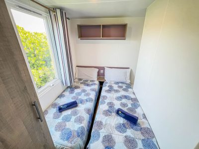 happy-comfort-mobile-home-interier-single-beds