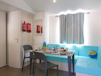 happy-premium-interier-breakfast-table-2