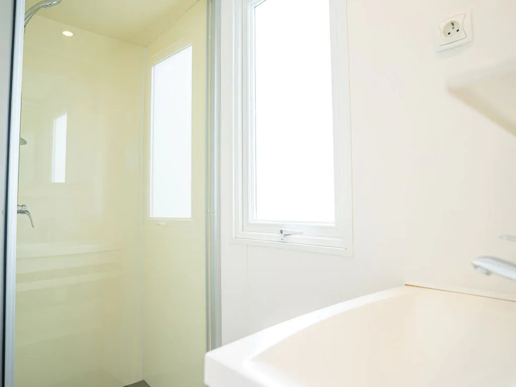 happy-premium-interier-toilet-shower-sink