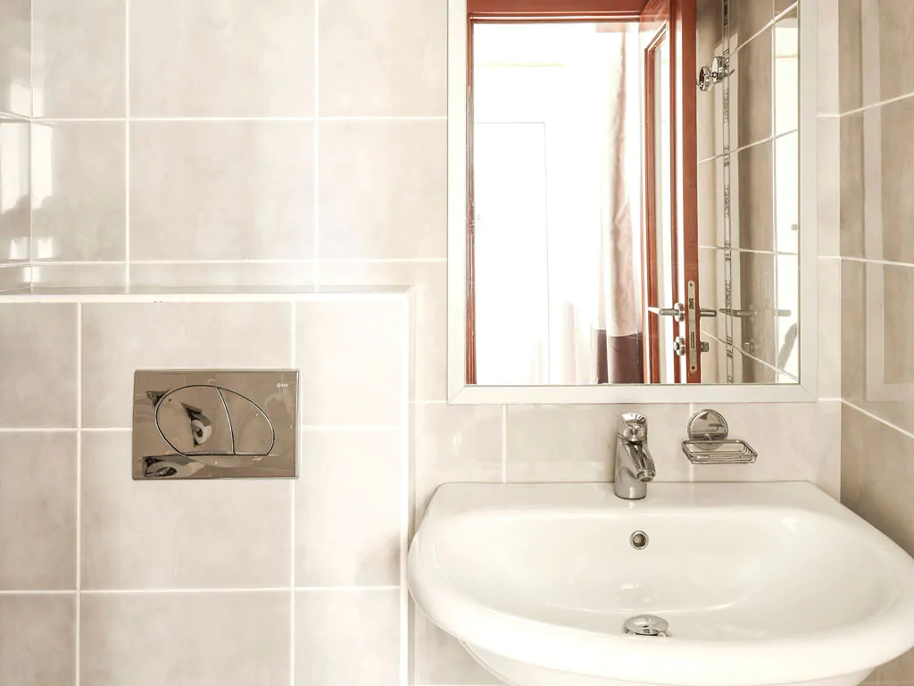 zaton-apartment-comfort-two-bedroom-apartment-41-interior-bathroom-ii