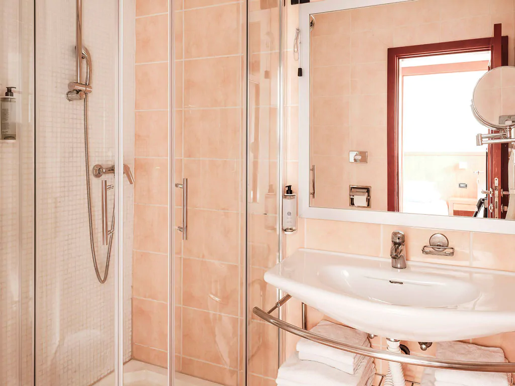 zaton-apartment-comfort-two-bedroom-apartment-41-interior-bathroom