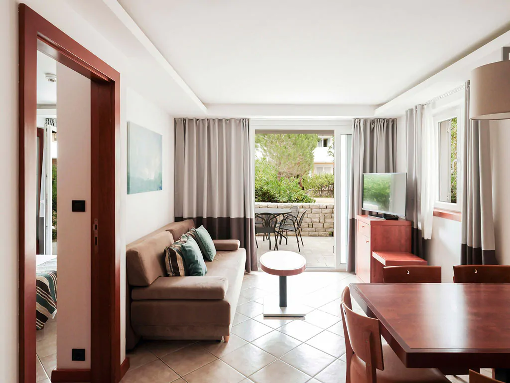 zaton-apartment-comfort-two-bedroom-apartment-41-interior-livingroom