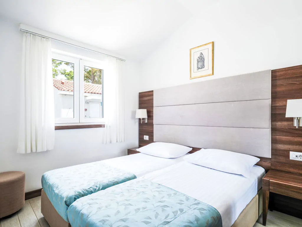 zaton-apartment-superior-two-bedroom-apartment-42-interior-bedroom-iv