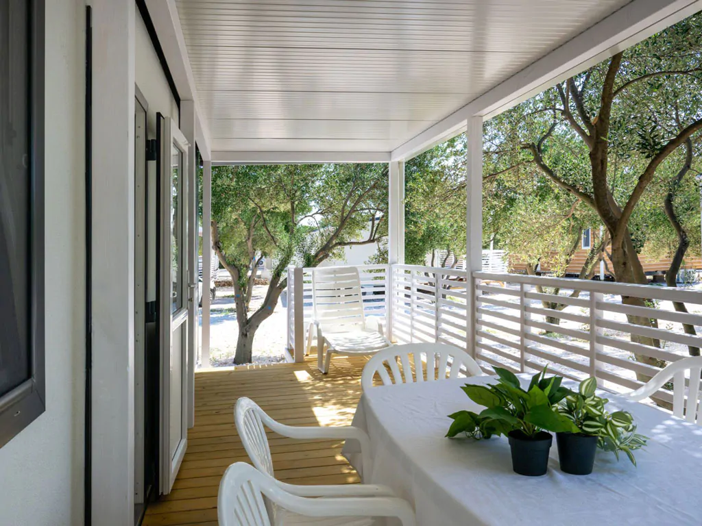 camping-resort-sibenik-mobile-home-a-first-row-exterior-terrace