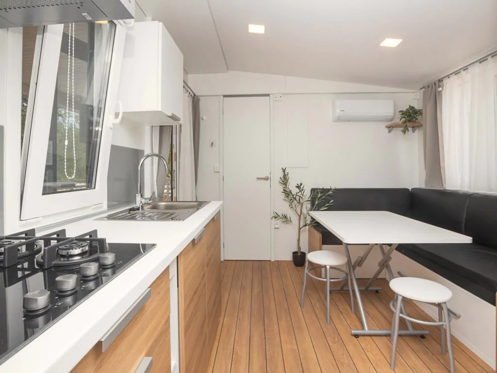 camping-resort-sibenik-mobile-home-a-first-row-interior-livingroom-kitchen