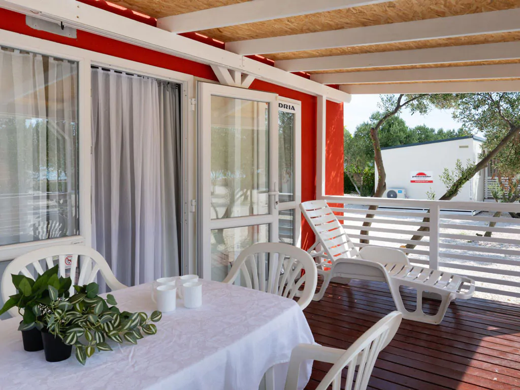 camping-resort-sibenik-mobile-home-i-exterior-terrace