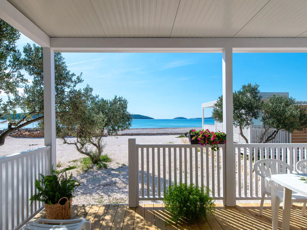 camping-resort-sibenik-mobile-home-s-first-row-exterior-terrace-seaview