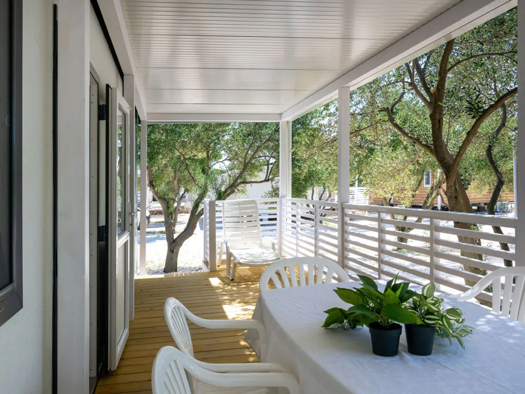 camping-resort-sibenik-mobile-home-a-zone-1-exterior-terrace