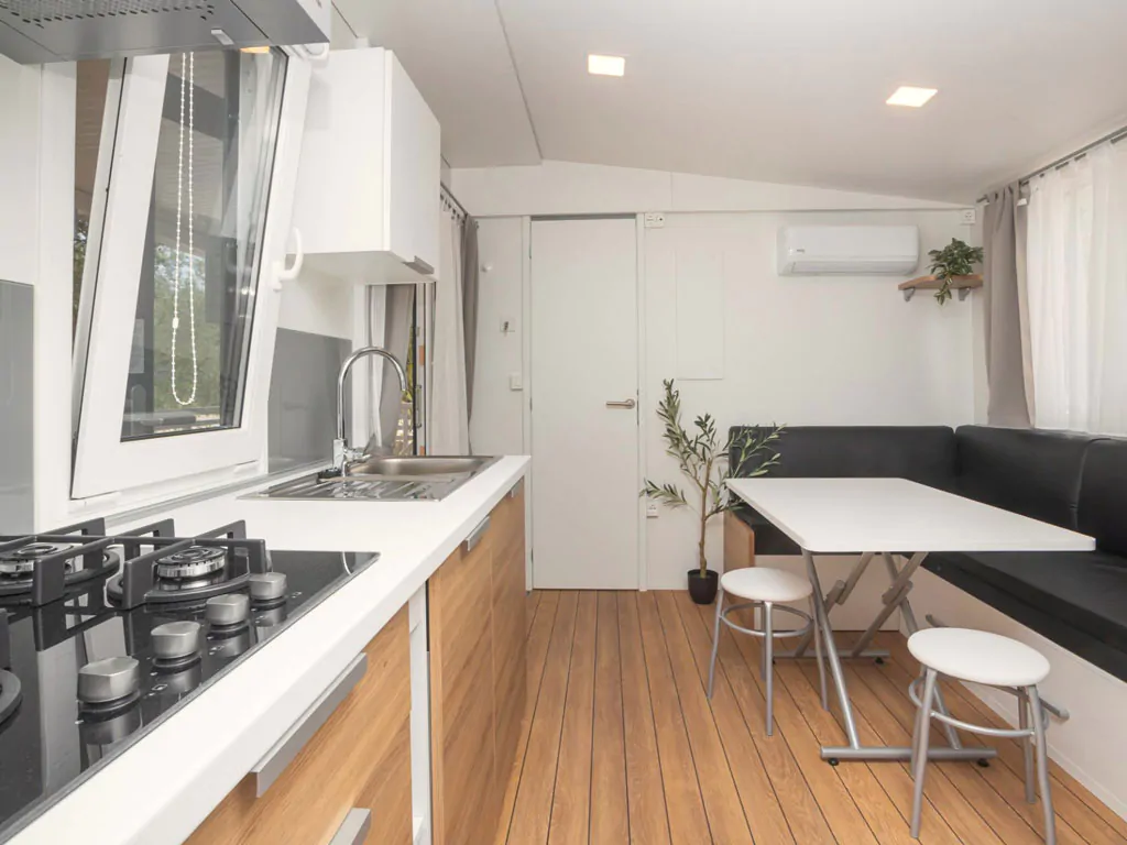 camping-resort-sibenik-mobile-home-a-zone-1-interior-livingroom-kitchen