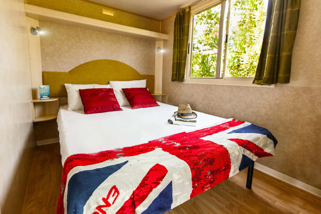 hu-fabulous-village-mobile-home-hu-stay-easy-interior-bedroom