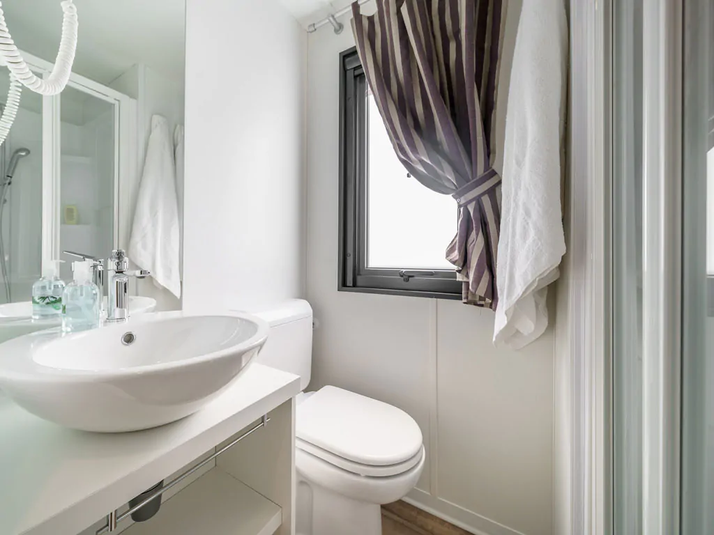 hu-fabulous-village-mobile-home-hu-stay-premium-interior-bathroom-toilet