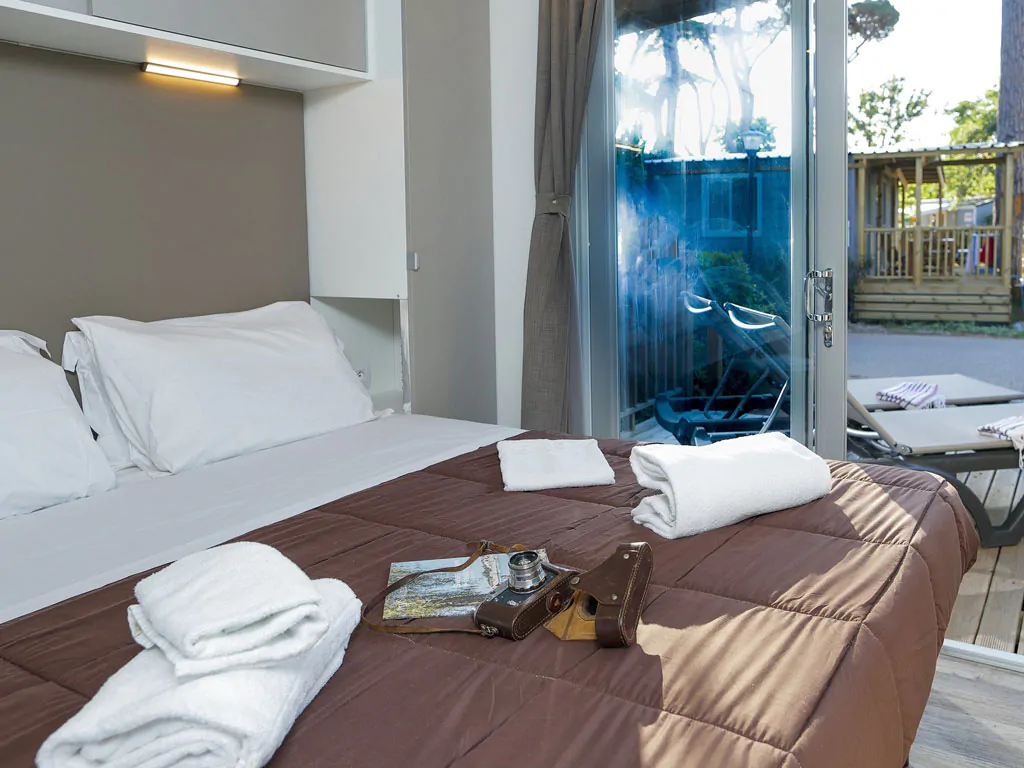 hu-fabulous-village-mobile-home-hu-stay-premium-interior-bedroom-doublebed