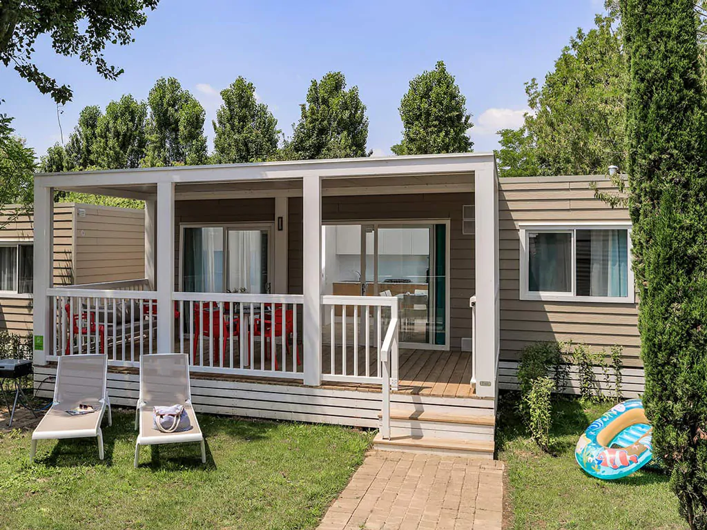 hu-fabulous-village-mobile-home-hu-stay-premium-l-exterior-frontview