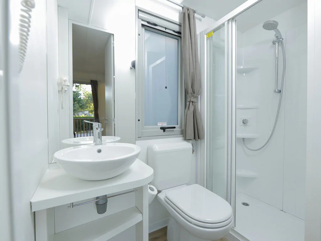 nu-norcenni-girasole-mobile-home-hu-stay-premium-interior-bathroom