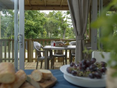 nu-norcenni-girasole-mobile-home-hu-stay-smart-exterior-terrace