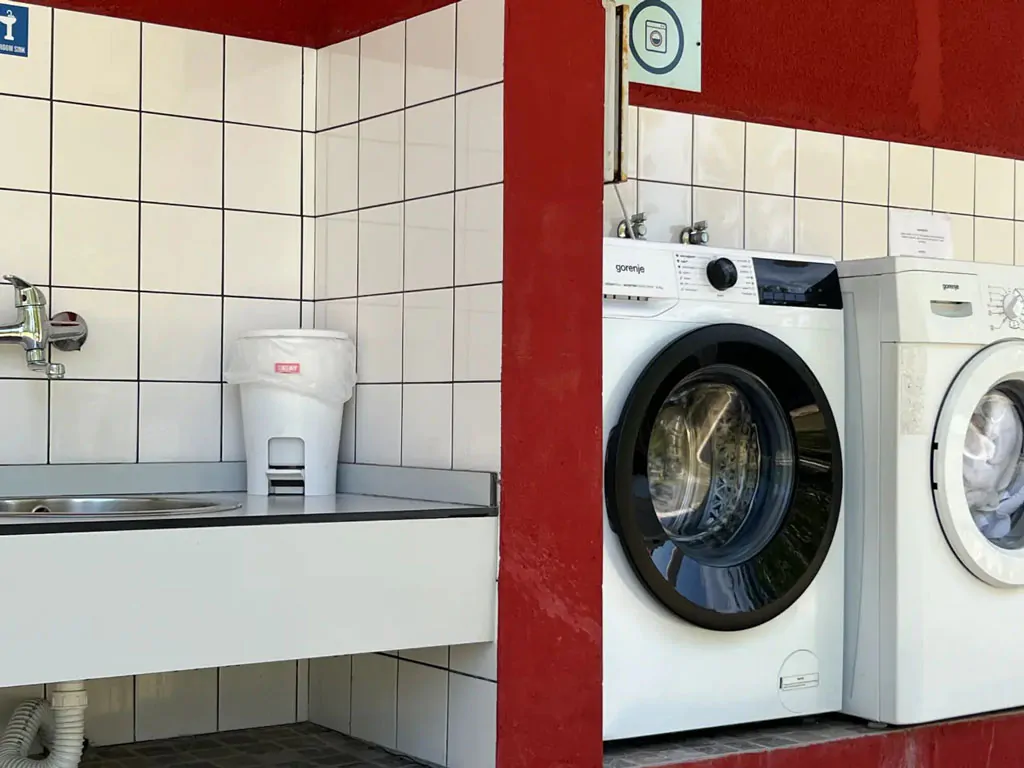 camping-karin-sanitary-facility-washing-machines
