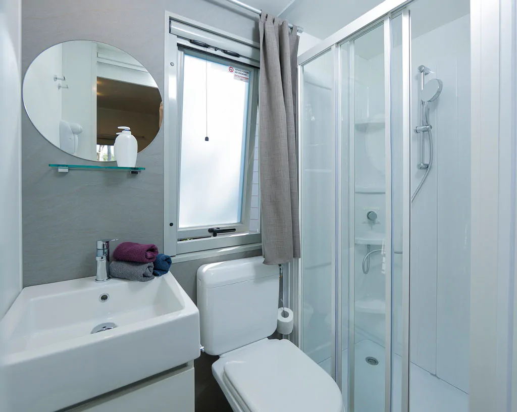 hu-fabulous-village-mobile-home-hu-stay-smart-interior-bathroom