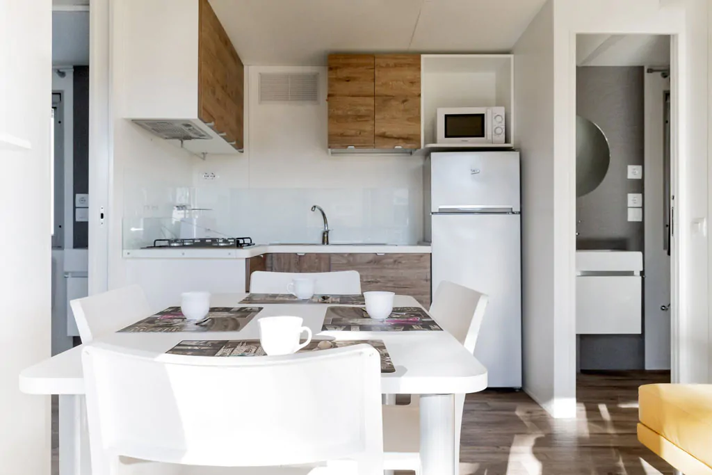 hu-fabulous-village-mobile-home-hu-stay-smart-l-interior-kitchen