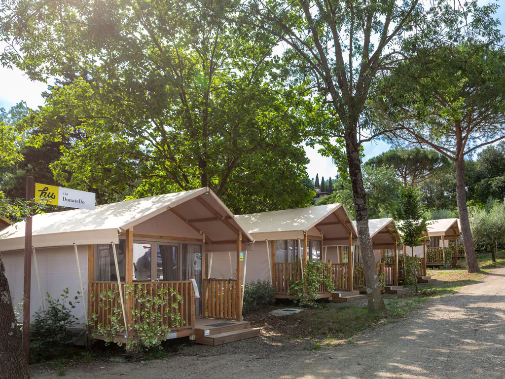 hu-firenze-certosa-camping-in-town-glamping-hu-glamp-smart-exterior-frontview