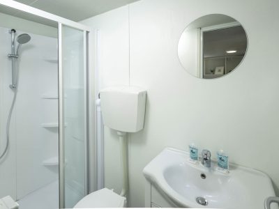 hu-firenze-certosa-camping-in-town-mobile-home-hu-stay-easy-s-interior-bathroom
