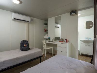 hu-firenze-certosa-camping-in-town-mobile-home-hu-stay-easy-s-interior-bedroom-bathroom