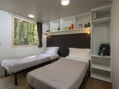 hu-firenze-certosa-camping-in-town-mobile-home-hu-stay-easy-s-interior-bedroom-singlebeds