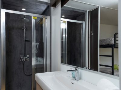 hu-firenze-certosa-camping-in-town-mobile-home-hu-stay-premium-interior-bathroom