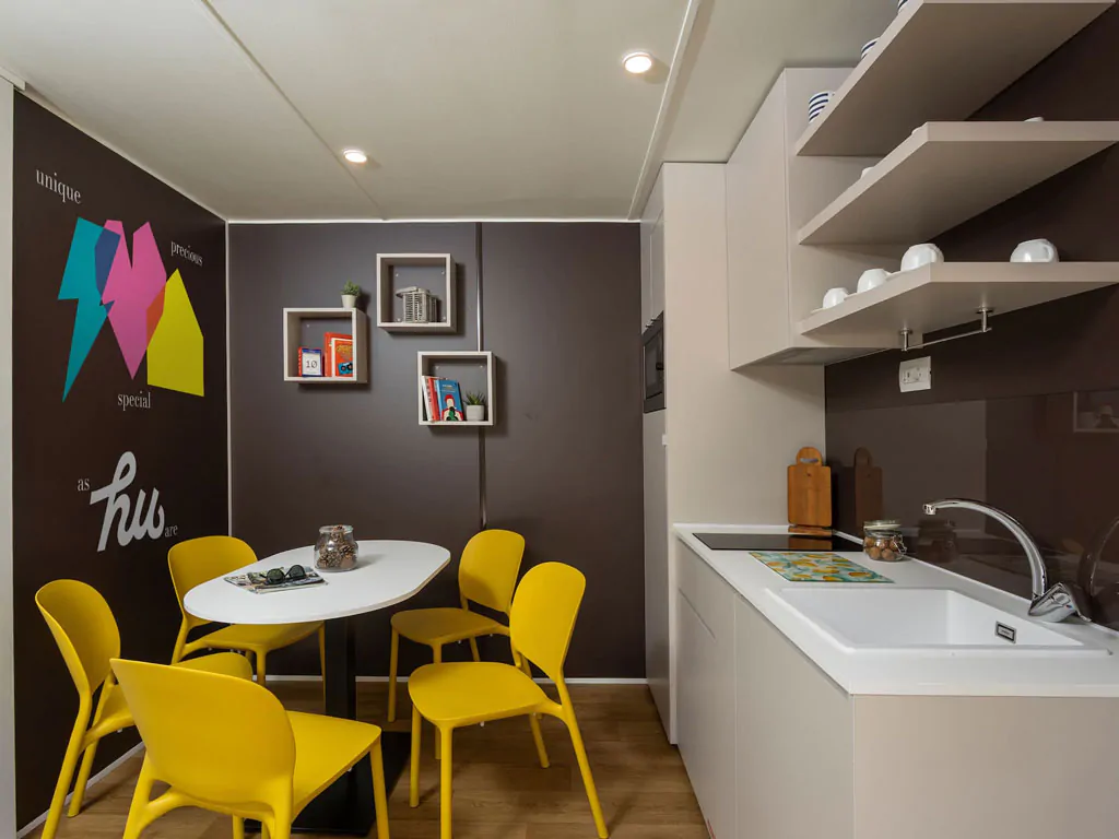 hu-firenze-certosa-camping-in-town-mobile-home-hu-stay-premium-interior-kitchen