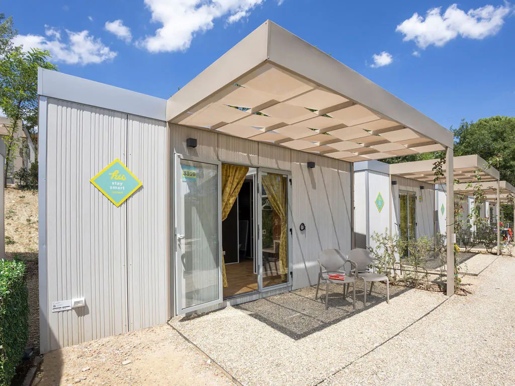 hu-firenze-certosa-camping-in-town-mobile-home-hu-stay-smart-s-exterior-frontview
