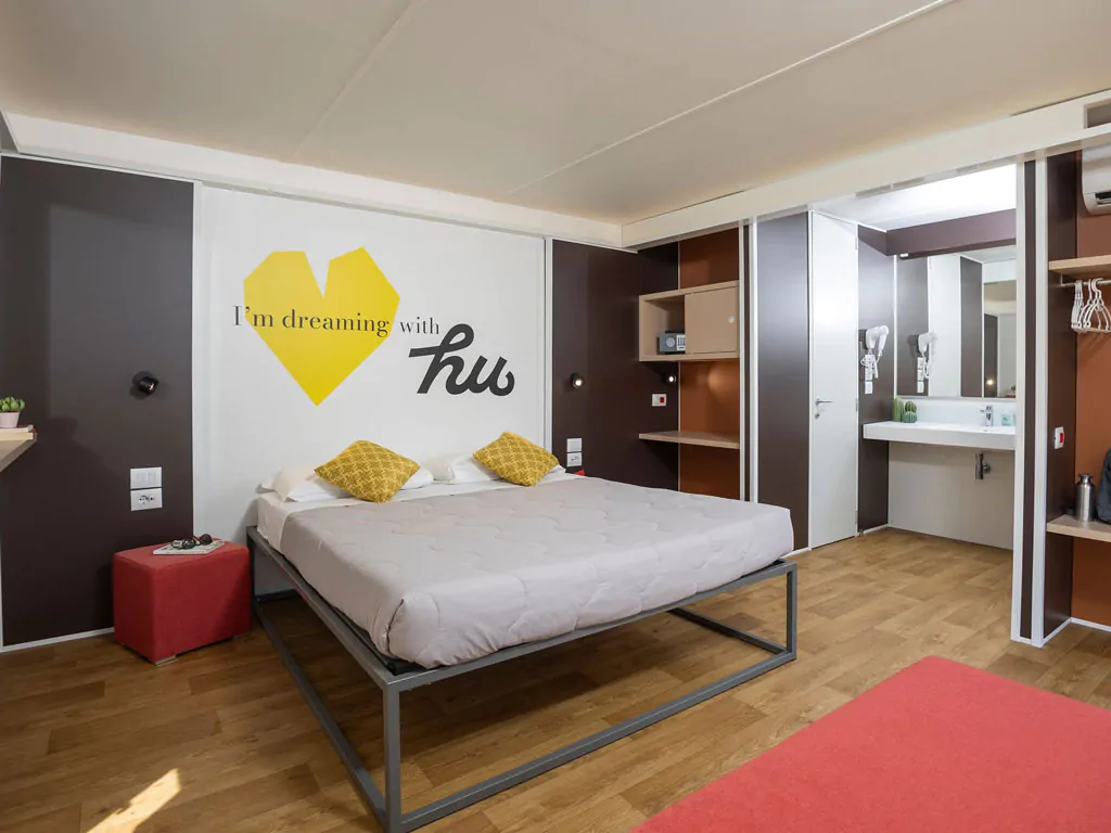 hu-firenze-certosa-camping-in-town-mobile-home-hu-stay-smart-s-interior-bedroom