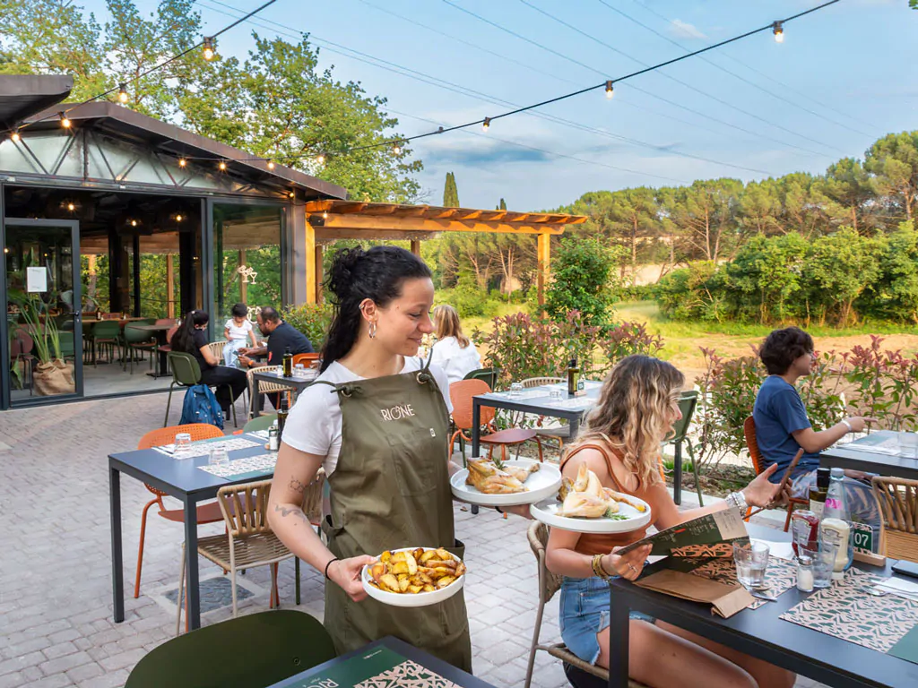 hu-firenze-certosa-camping-in-town-restaurant-rione