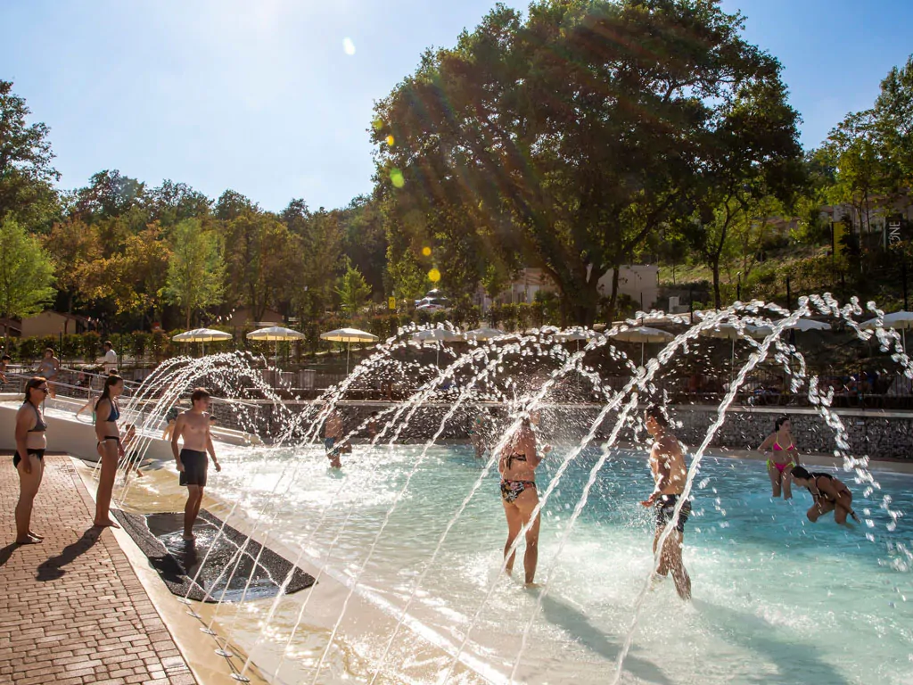 hu-firenze-certosa-camping-in-town-waterpark-sprinkler