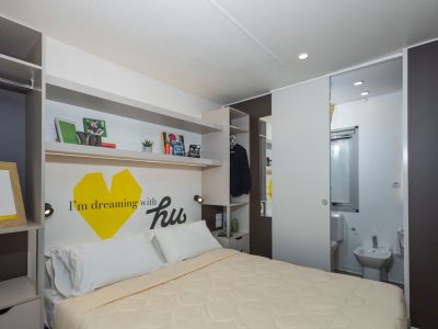 hu-i-pini-village-mobile-home-hu-stay-premium-l-interior-bedroom-bathroom