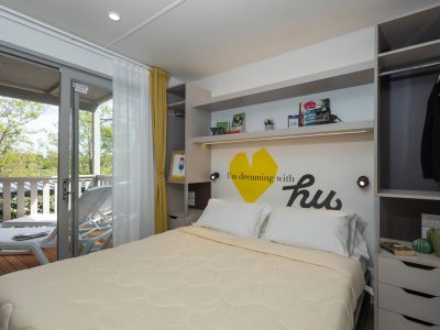 hu-i-pini-village-mobile-home-hu-stay-premium-l-interior-bedroom-doublebed